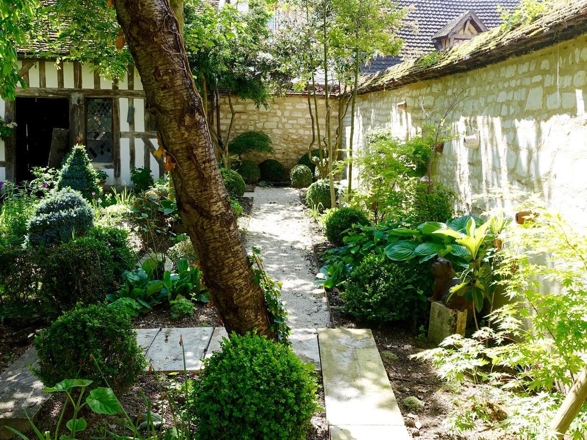 Le Jardin De La Cathédrale 2* Troyes