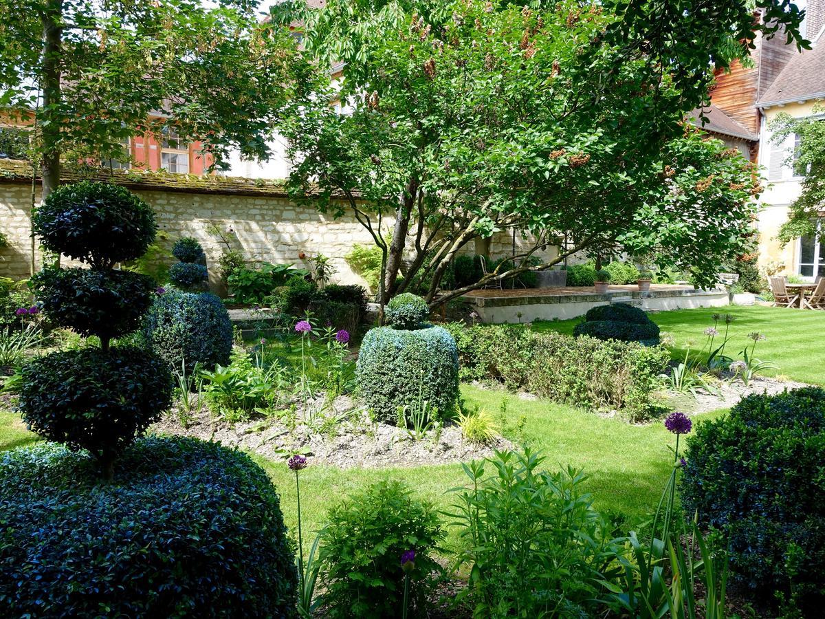Le Jardin De La Cathédrale Couette-café 2*